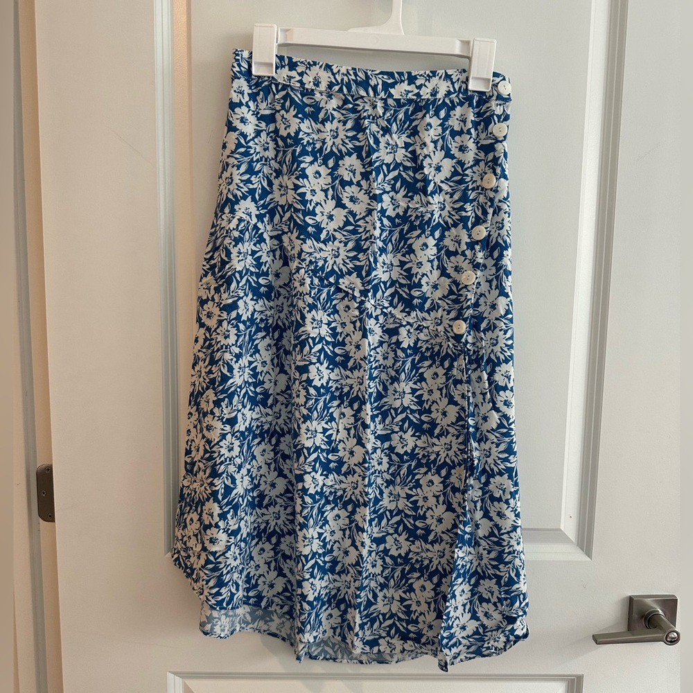 Zara Blue and White Floral Midi Skirt with Side Buttons